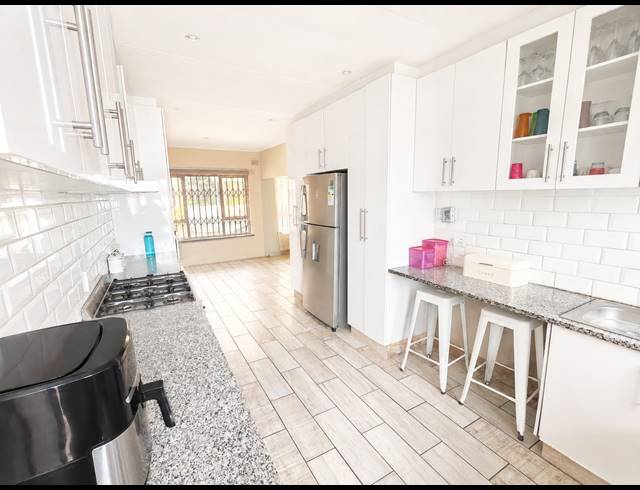 4 BEDROOM HOUSE FOR SALE IN WESTVILLE